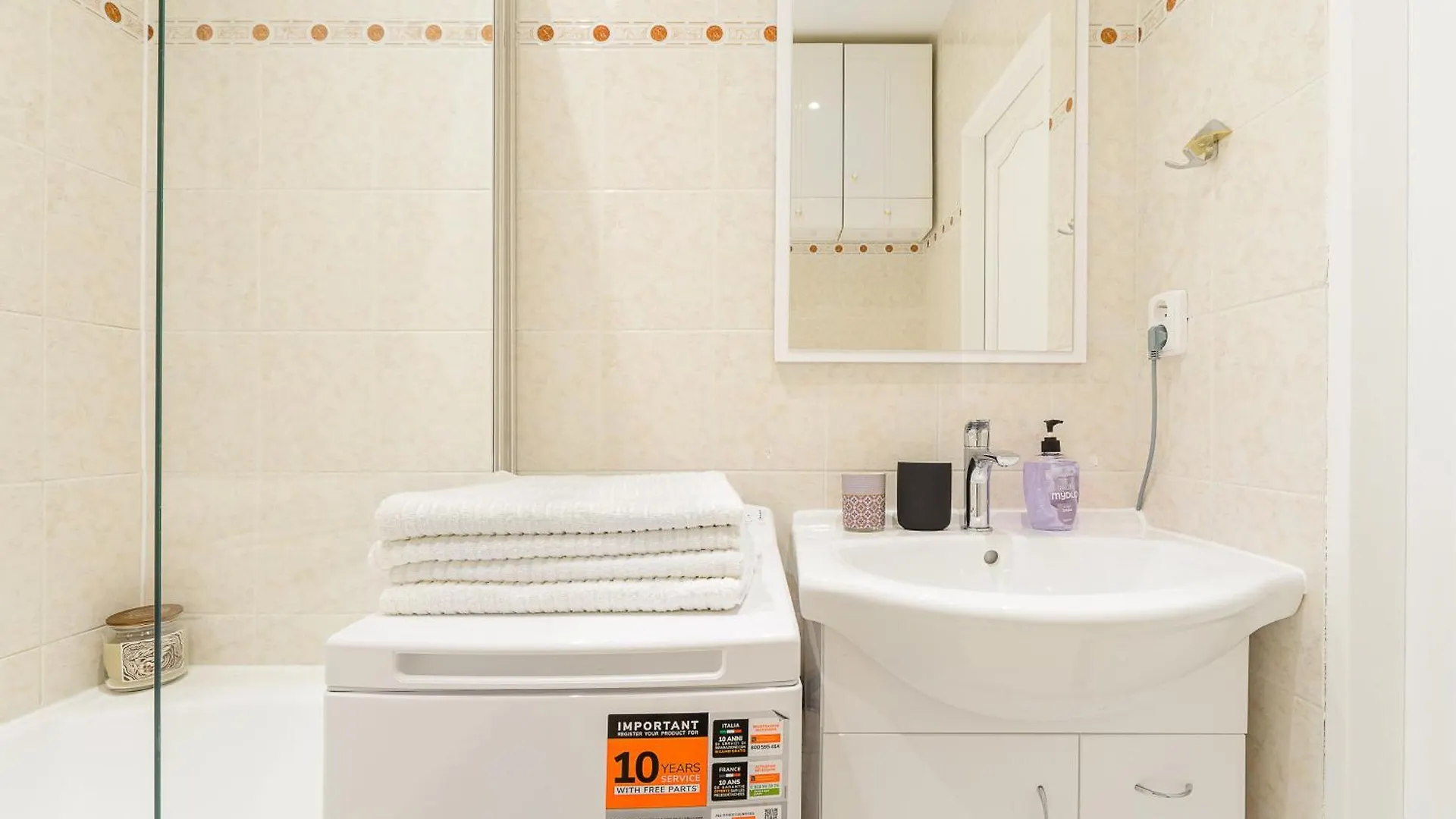 Apart With 3 Bedroom For Family Praga 0*,